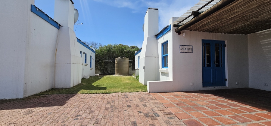 7 Bedroom Property for Sale in Middedorp Western Cape